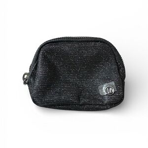 Lululemon Everywhere Belt Bag Nano
Glitter
